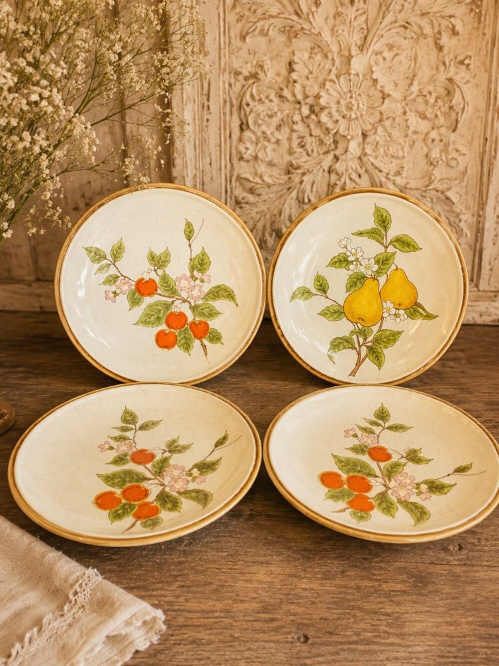 Set of 4 MIKASA Natural Beauty Stoneware Collectible Pears and Cherries Plates
